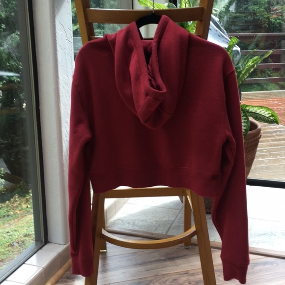 ❤️🍒👠 NWOT Vans cropped sweatshirt! 💄🎒❤️ - Picture 2 of 5